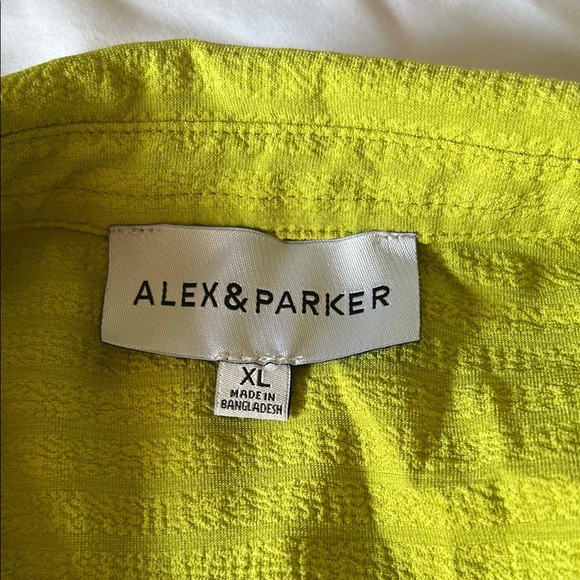 Chic Lime Green Blouse - Picture 3 of 7